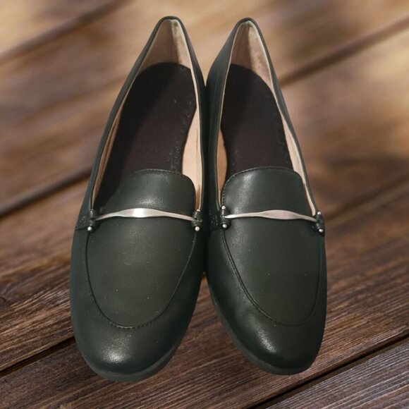 Naturalizer Soul Womens Loafer Shoes With Metal Accent Size 9M - Picture 9 of 9